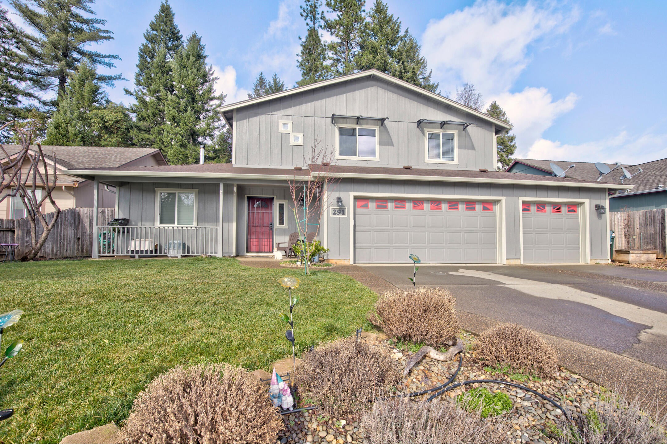 291 Merlot Drive Cave Junction, OR 97523 - Photo 2 of 27 0R1A8565_6_7_8_9