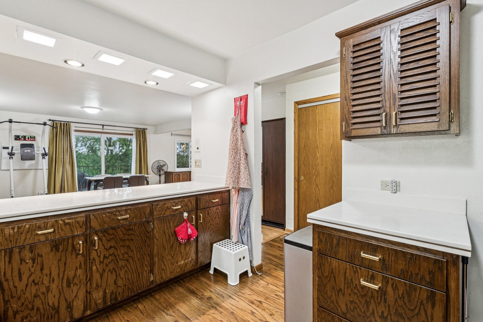 522 East Algonquin Road, Unit 201 Schaumburg, IL 60173 - Photo 10 of 27 a kitchen with stainless steel appliances granite countertop a refrigerator and a sink