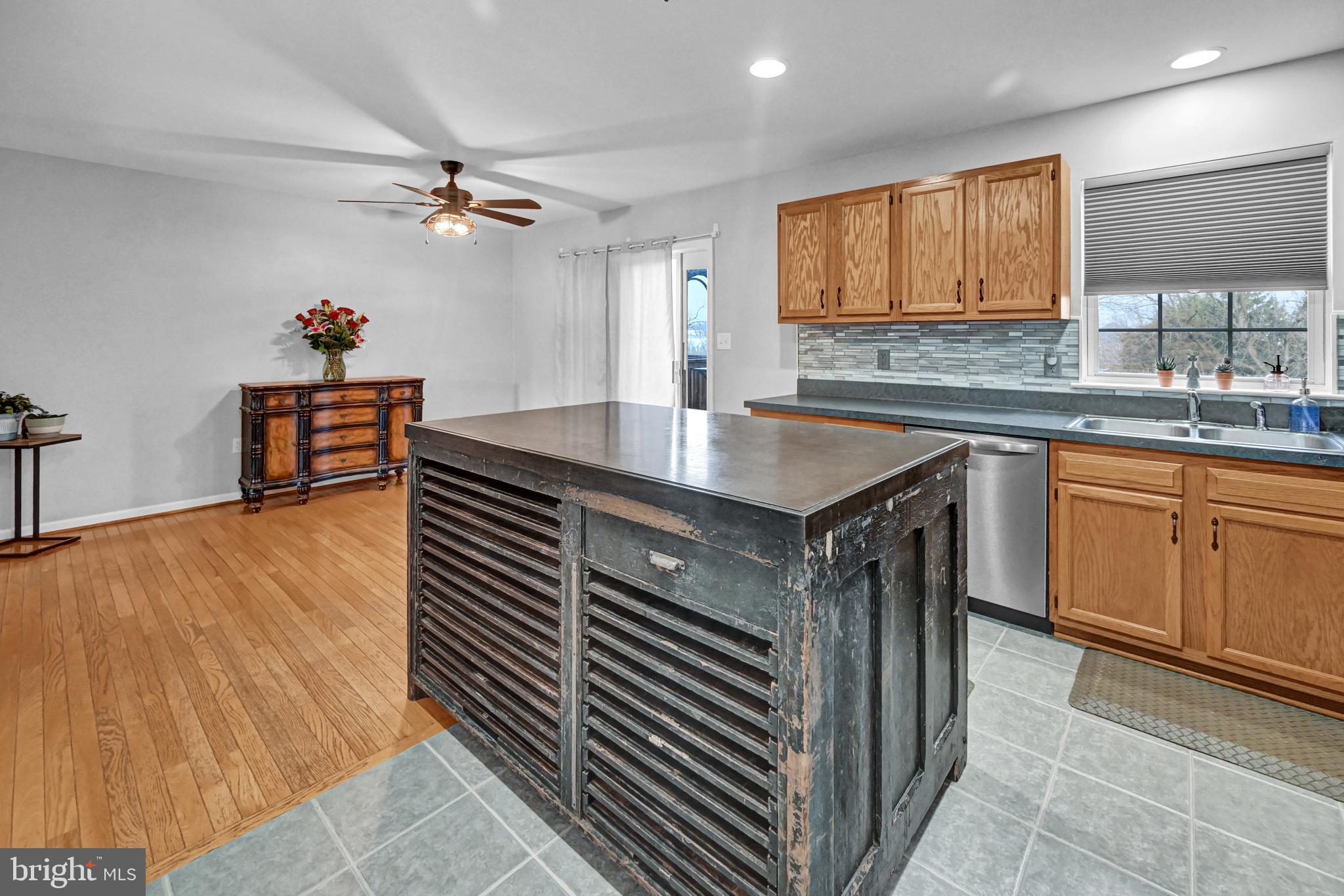 2965 Robin Road York, PA 17404 - Photo 11 of 33 Gallery Image 11