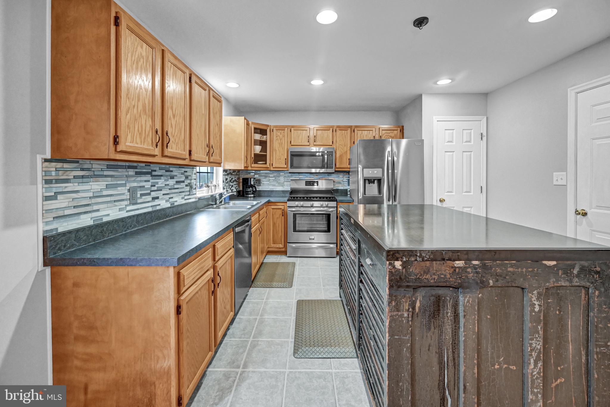 2965 Robin Road York, PA 17404 - Photo 12 of 33 Gallery Image 12