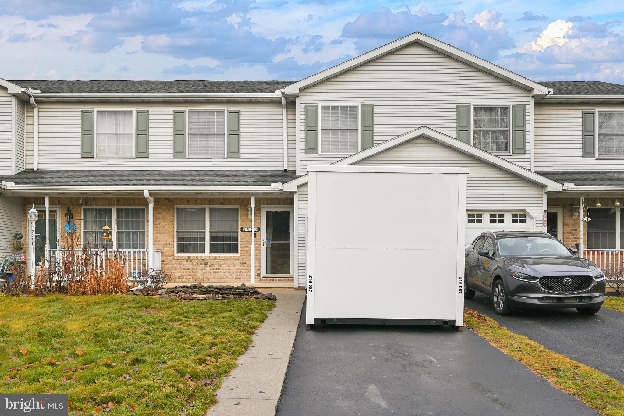 2965 Robin Road York, PA 17404 - Photo 2 of 33 Gallery Image 2