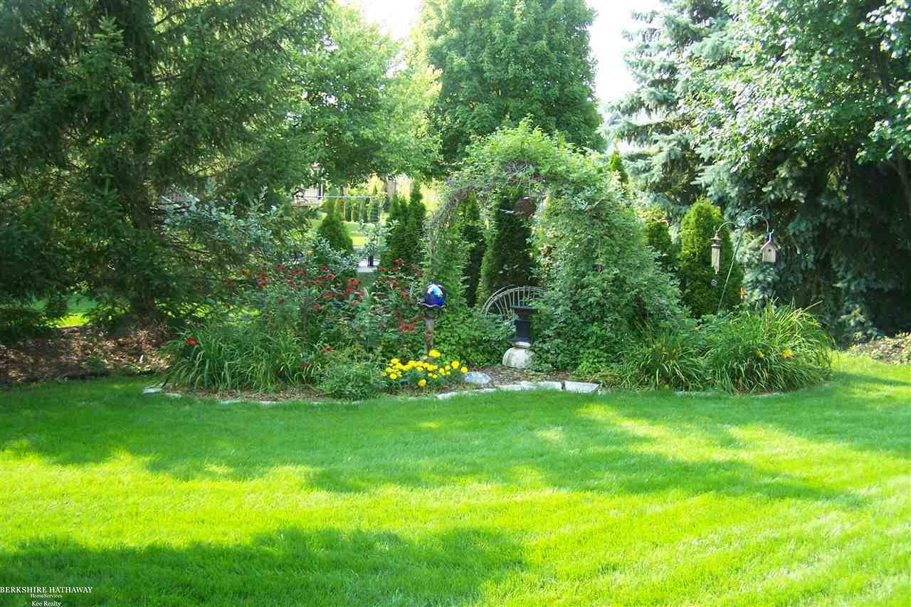 1749 Old Homestead Drive Rochester Hills, MI 48306 - Photo 14 of 43
