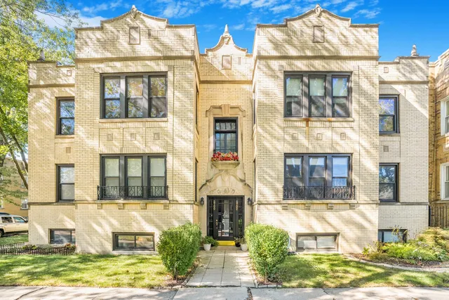 $205,000 | 5700 North Maplewood Avenue, Unit G, Chicago, IL 60659