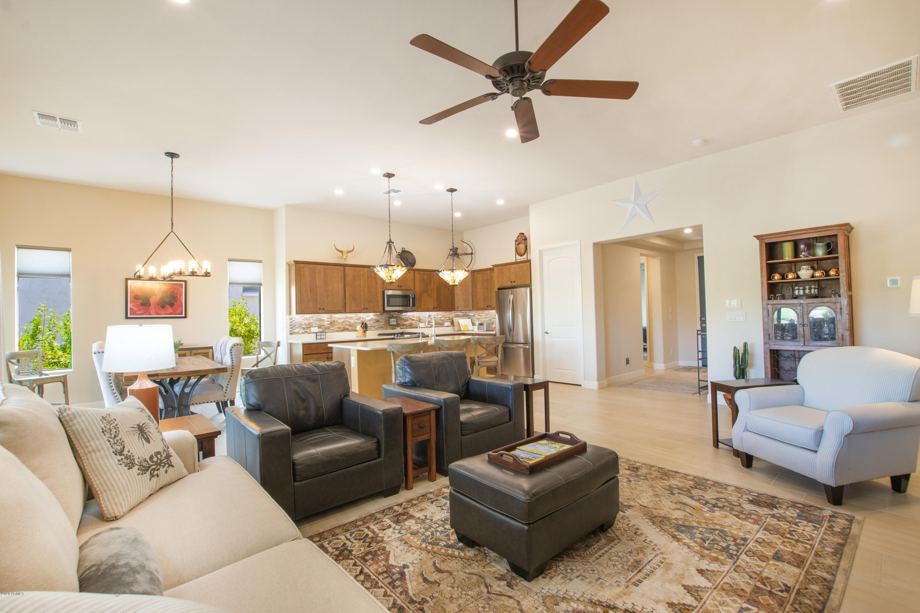 16906 West Almeria Road Goodyear, AZ 85395 - Photo 7 of 36 TV3