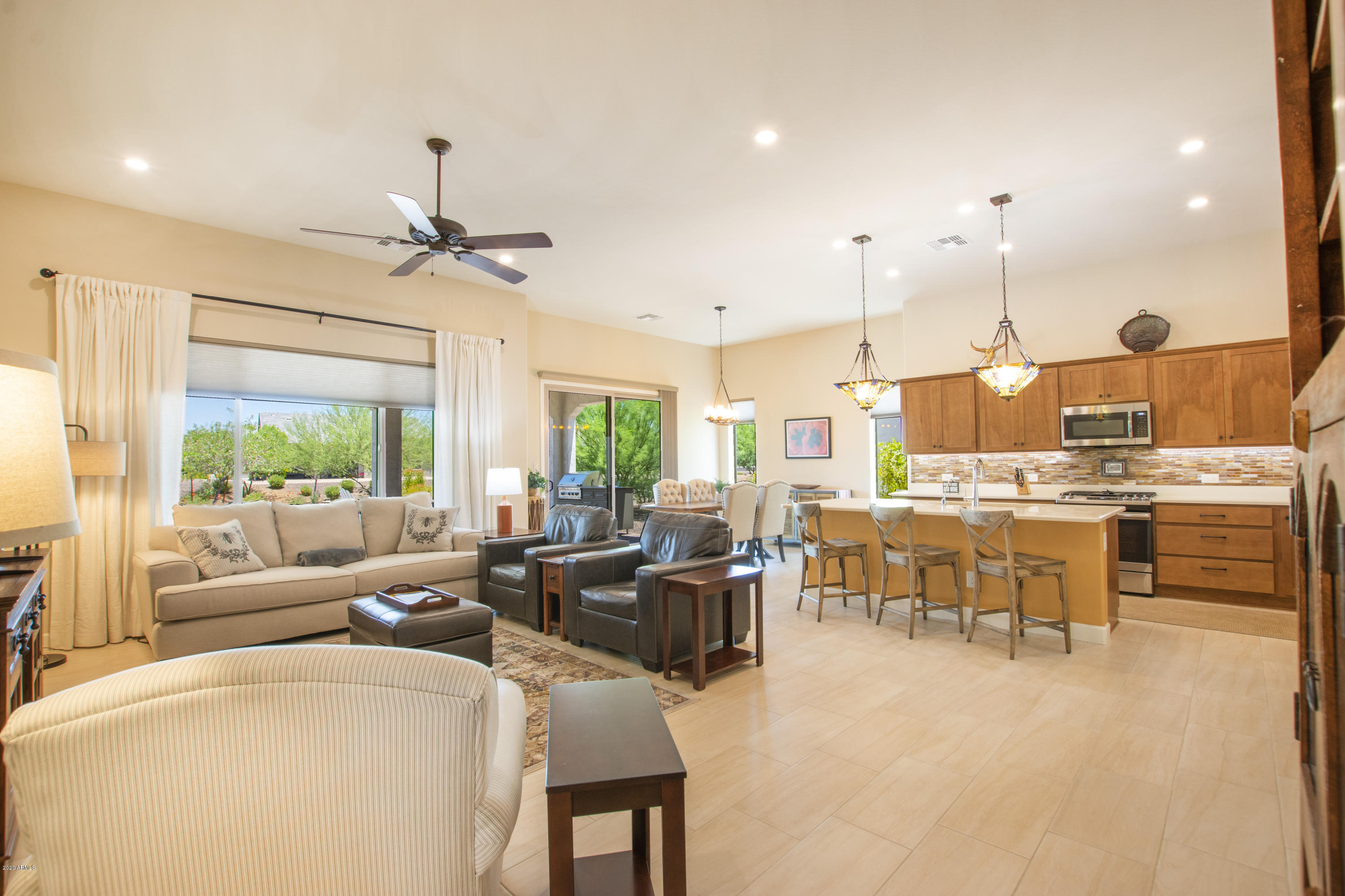 16906 West Almeria Road Goodyear, AZ 85395 - Photo 8 of 36 TV2