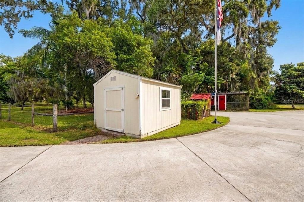 2715 Little Road Valrico, FL 33596 - Photo 36 of 41