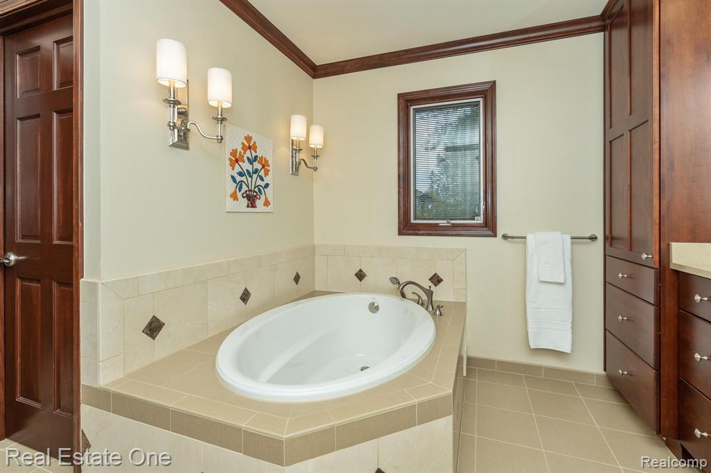3449 Summit Ridge Drive Rochester Hills, MI 48306 - Photo 29 of 44