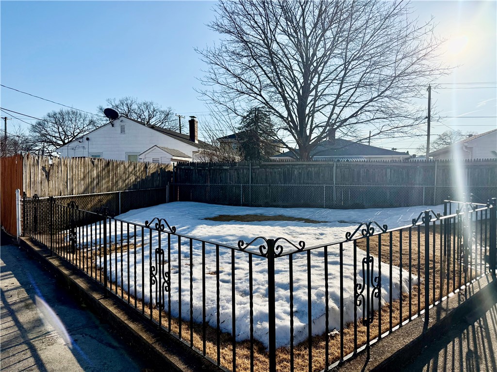 327 Rhode Island Avenue Pawtucket, RI 02860 - Photo 24 of 27