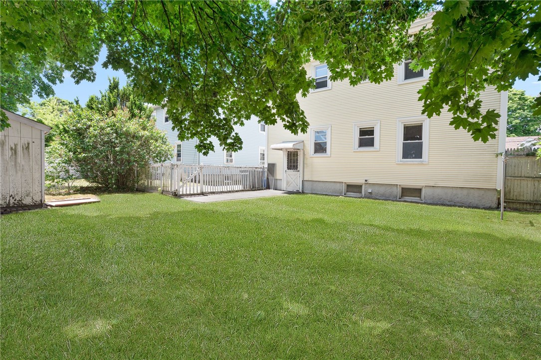 147 Tweed Street Pawtucket, RI 02861 - Photo 34 of 39