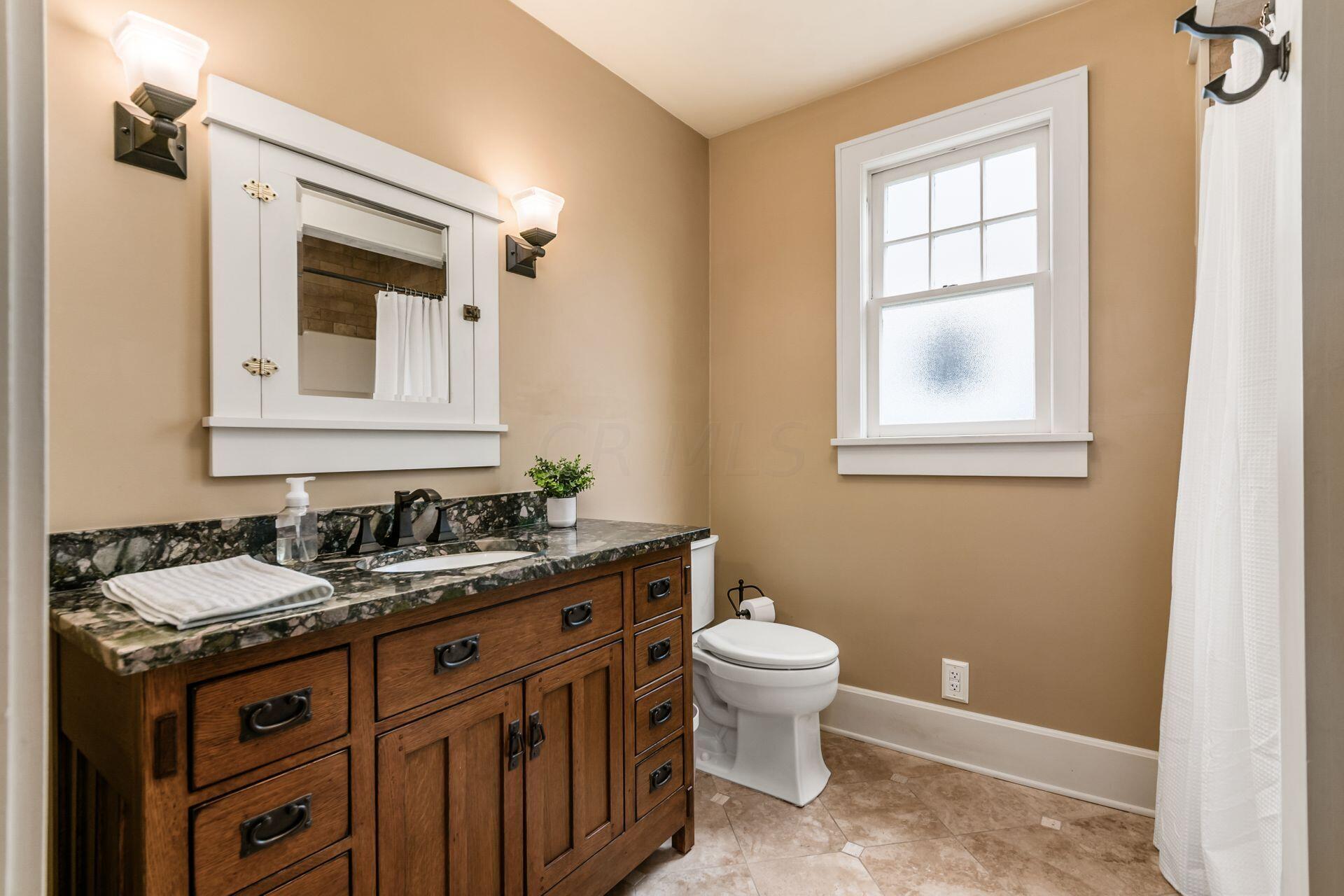 84 Arden Road Columbus, OH 43214 - Photo 27 of 52 1st Floor Full Bath