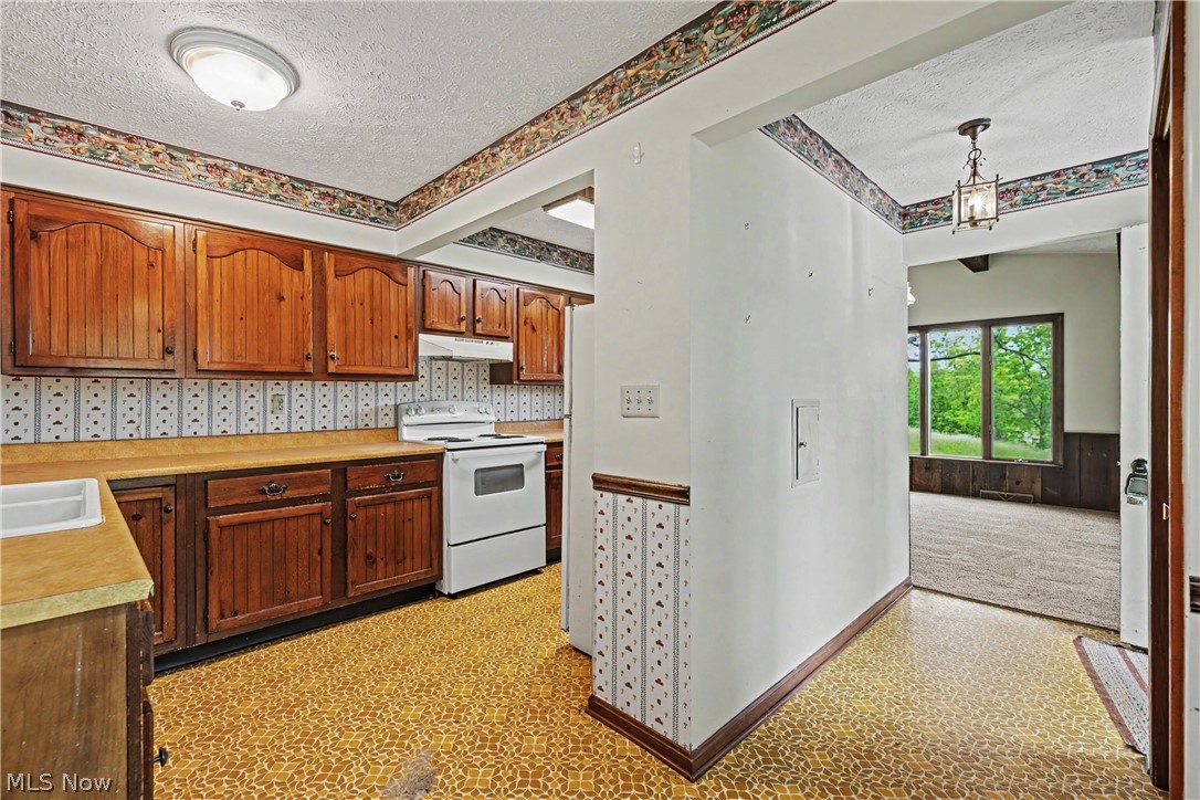 1740 West Comet Road New Franklin, OH 44614 - Photo 9 of 27
