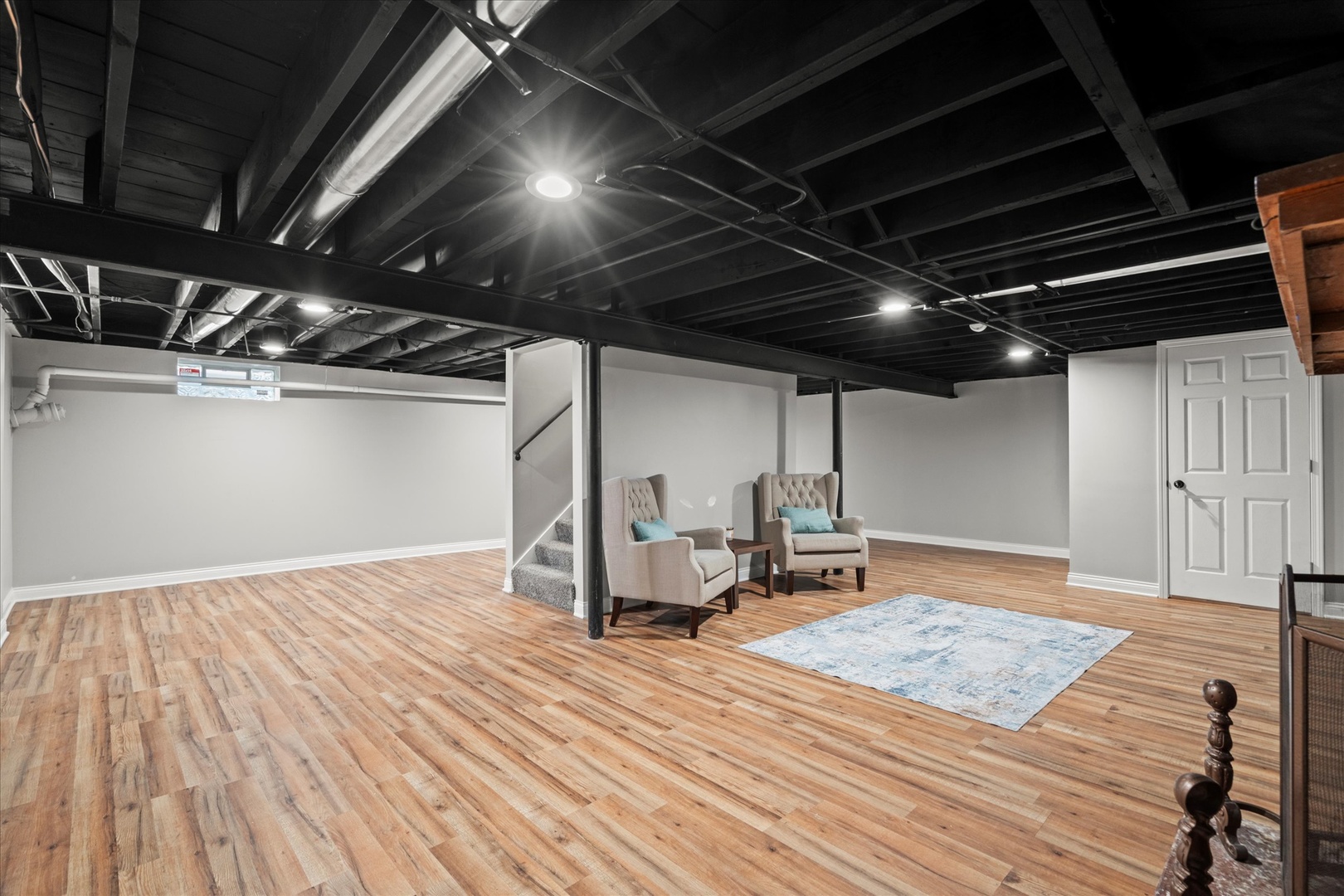 30 Broadway Chicago Heights, IL 60411 - Photo 17 of 25 a view of a room with wooden floor