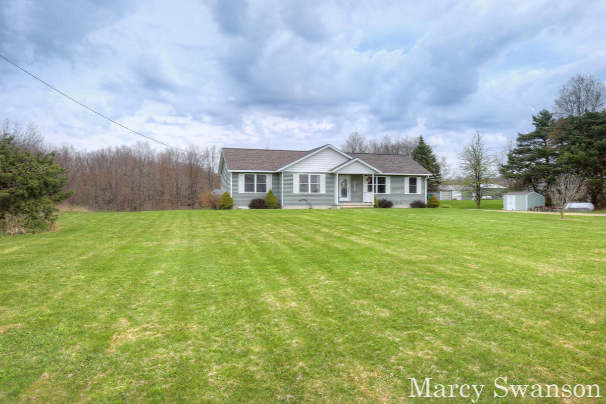 22586 Stanton Road Sand Lake, MI 49343 - Photo 2 of 29 IMG_2683