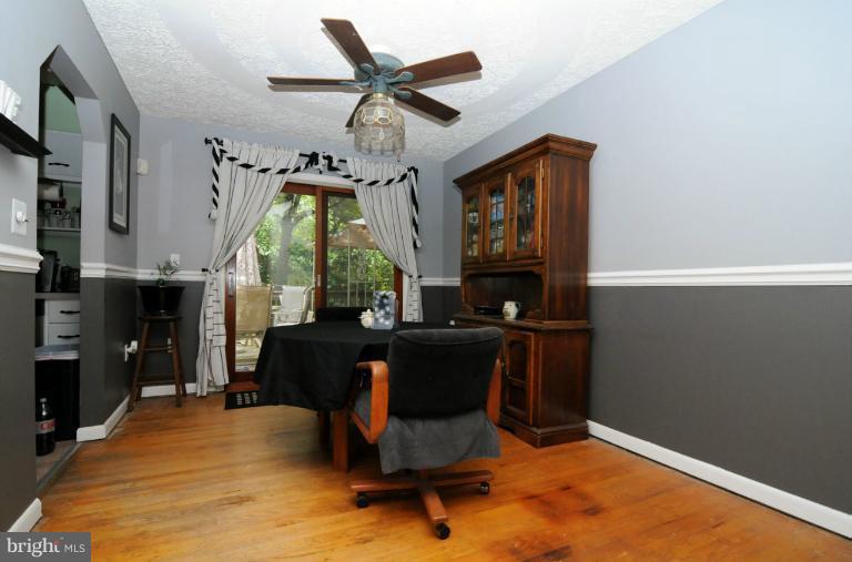 209 Magothy Beach Road Pasadena, MD 21122 - Photo 3 of 14 Dining Room