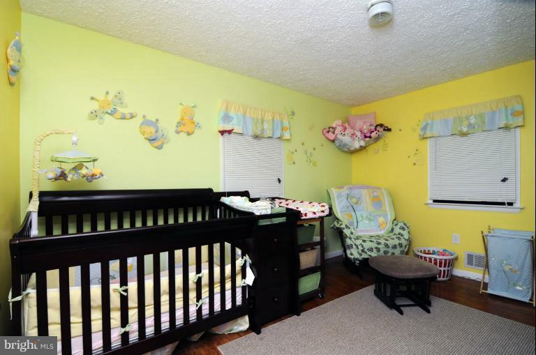 209 Magothy Beach Road Pasadena, MD 21122 - Photo 10 of 14 Bedroom 2