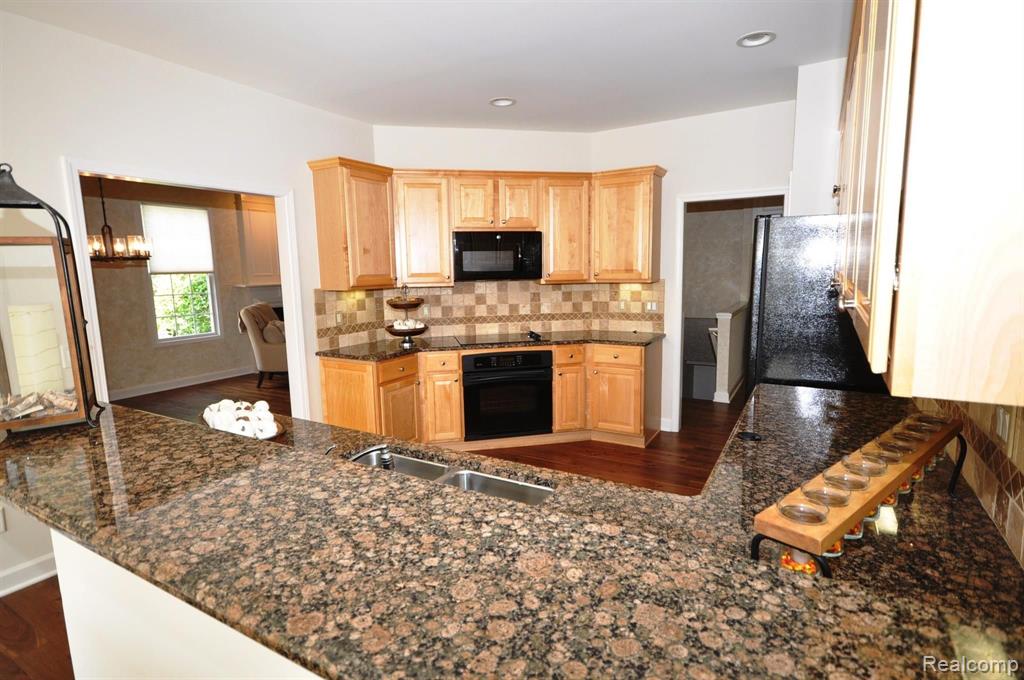 3725 Tremonte Circle Rochester, MI 48306 - Photo 31 of 50 Gallery Image 31