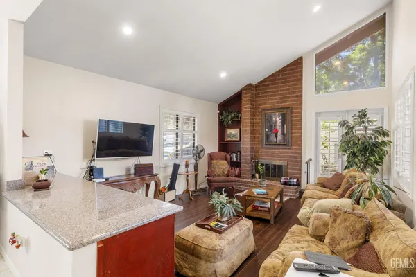 $320,000 | Undisclosed Address, Bakersfield, CA 93309