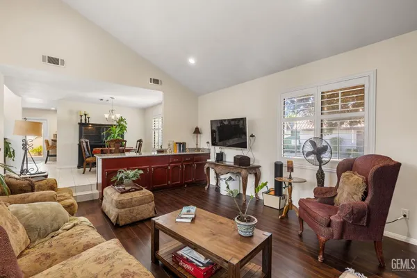 $320,000 | Undisclosed Address, Bakersfield, CA 93309