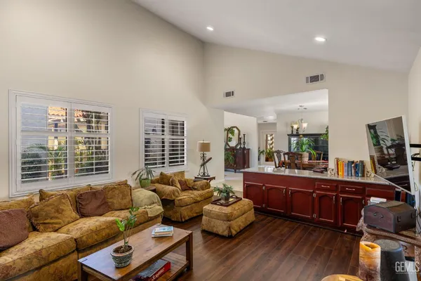 $320,000 | Undisclosed Address, Bakersfield, CA 93309