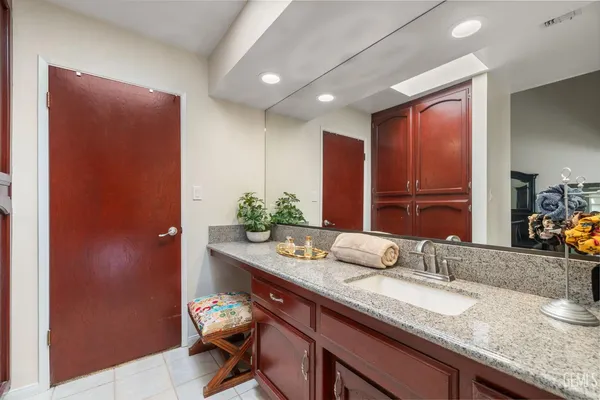 $320,000 | Undisclosed Address, Bakersfield, CA 93309