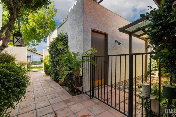 $320,000 | Undisclosed Address, Bakersfield, CA 93309