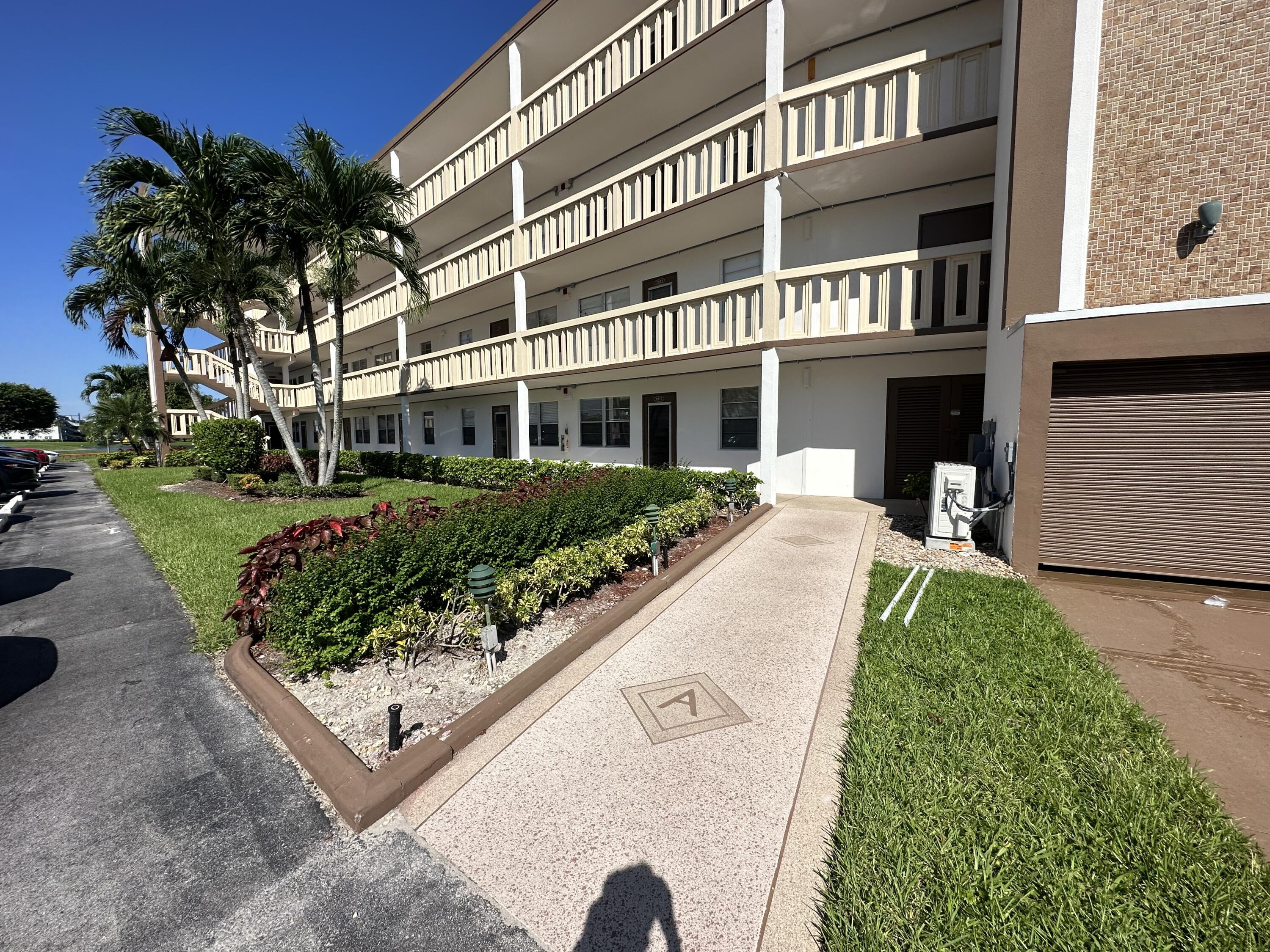 1014 Guildford East, Unit 1014 Boca Raton, FL 33434 - Photo 15 of 26 front