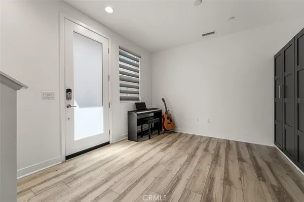 $719,000 | 9914 Artesia Boulevard, Unit 302, Bellflower, CA 90706