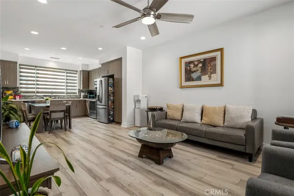 $719,000 | 9914 Artesia Boulevard, Unit 302, Bellflower, CA 90706