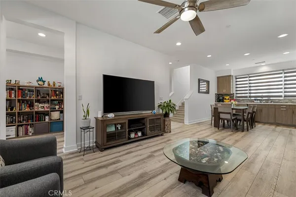 $719,000 | 9914 Artesia Boulevard, Unit 302, Bellflower, CA 90706