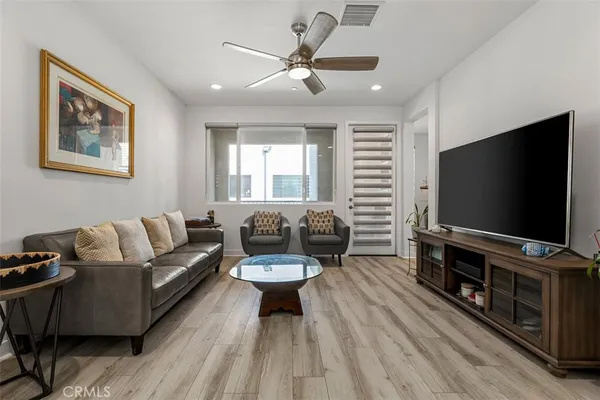 $719,000 | 9914 Artesia Boulevard, Unit 302, Bellflower, CA 90706