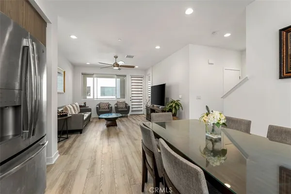 $719,000 | 9914 Artesia Boulevard, Unit 302, Bellflower, CA 90706