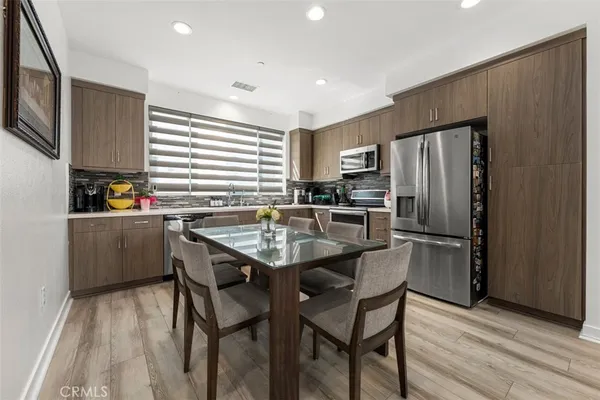 $719,000 | 9914 Artesia Boulevard, Unit 302, Bellflower, CA 90706