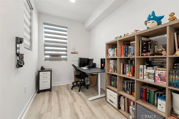 $719,000 | 9914 Artesia Boulevard, Unit 302, Bellflower, CA 90706