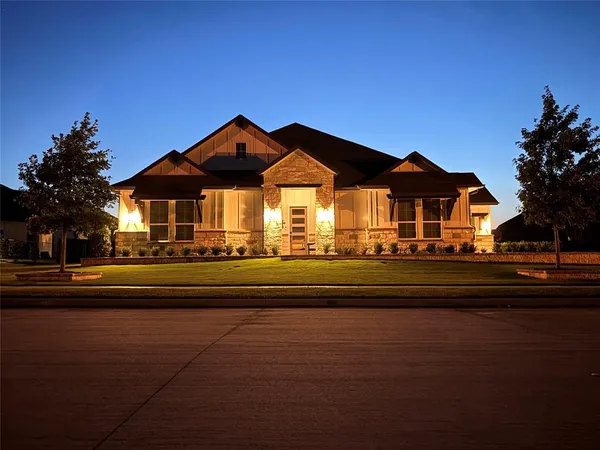 $985,000 | 171 Stirling Drive, Argyle, TX 76226