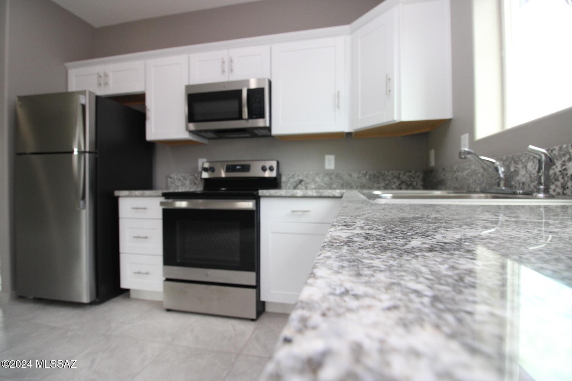 433 East Navajo Road, Unit 1 Tucson, AZ 85705 - Photo 4 of 18