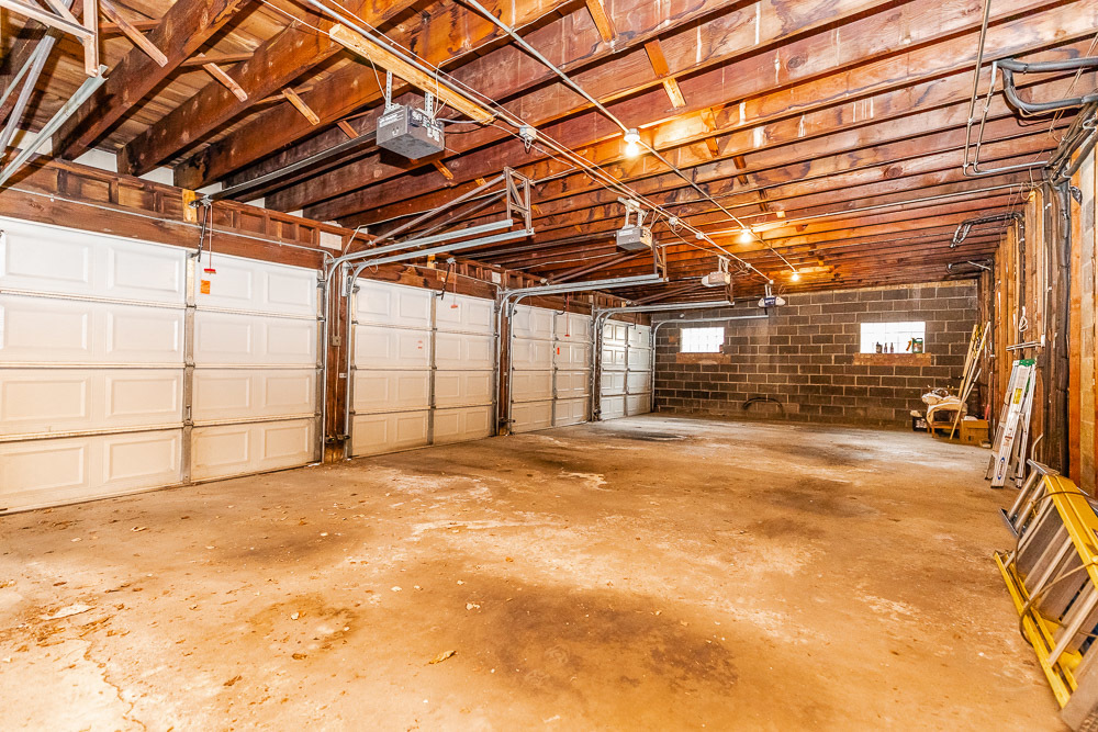 7221 Division Street, Unit 4 River Forest, IL 60305 - Photo 16 of 17 a view of a indoor basketball court