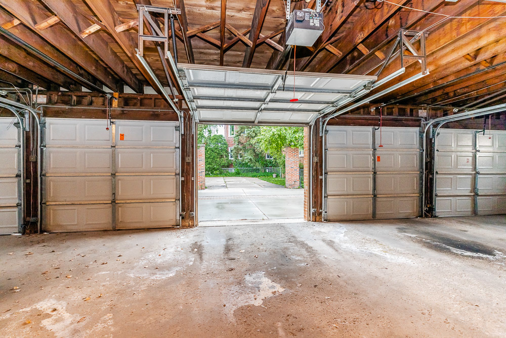 7221 Division Street, Unit 4 River Forest, IL 60305 - Photo 17 of 17 a view of a garage