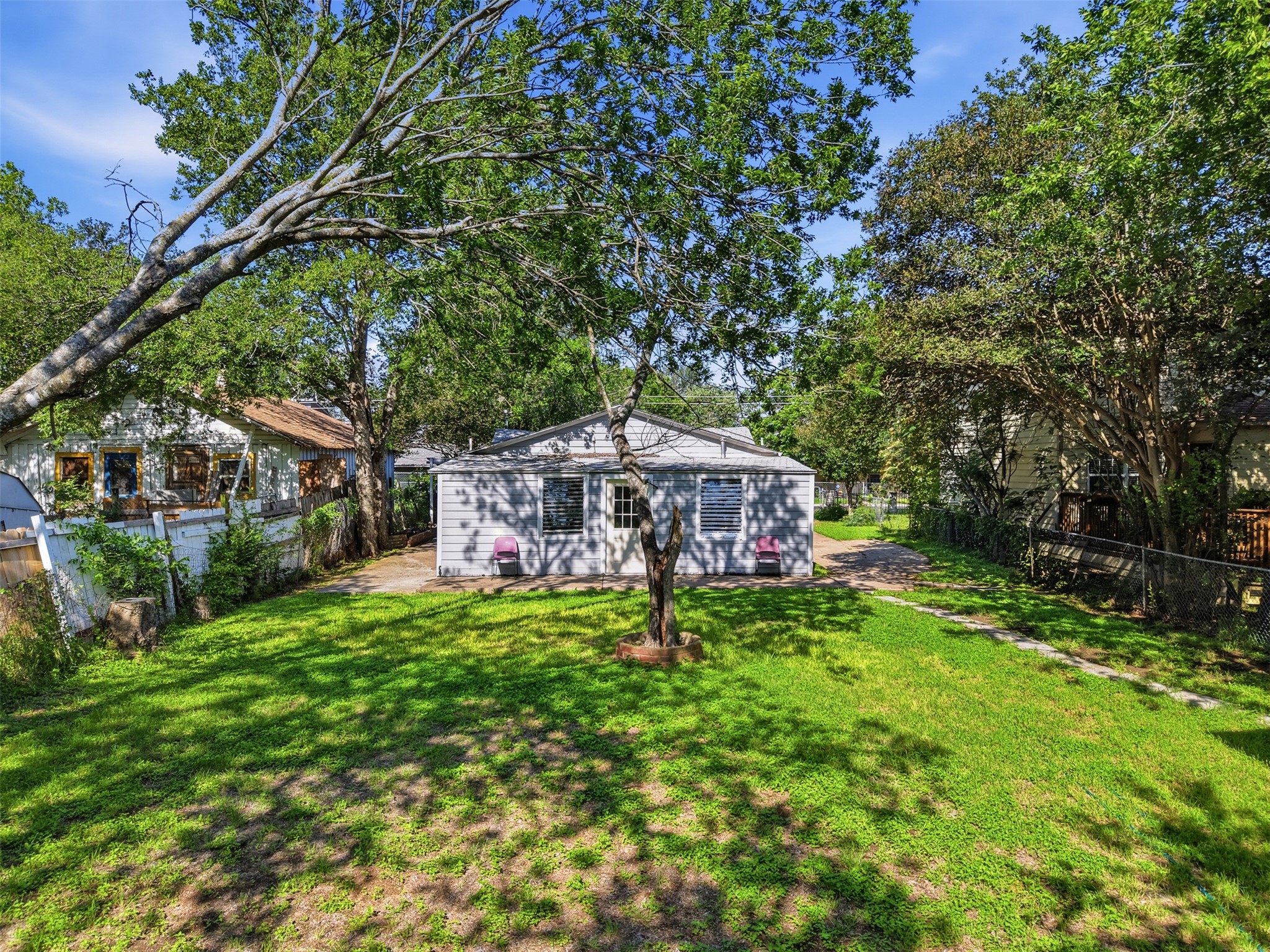 1313 Perez Street Austin, TX 78721 - Photo 16 of 20