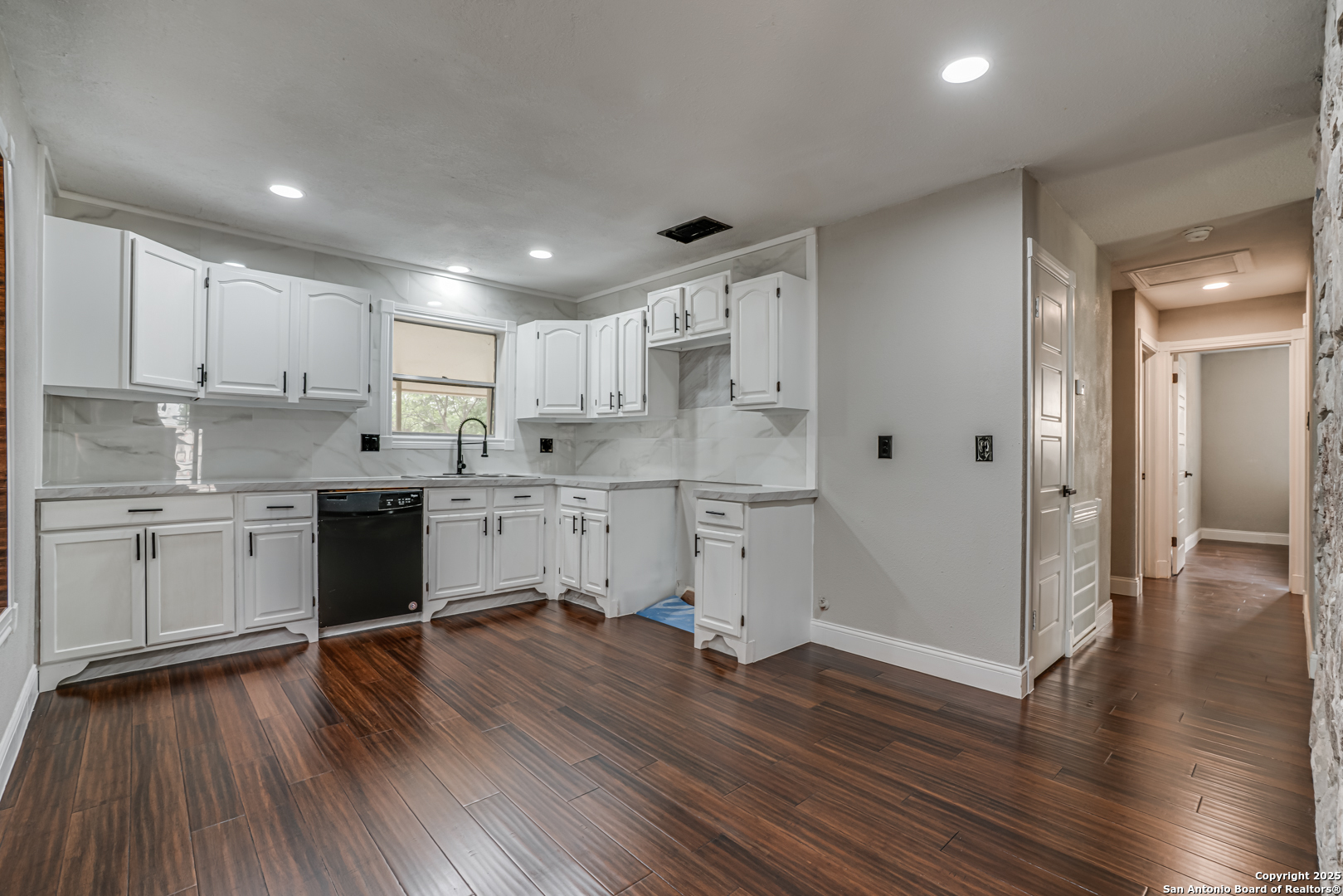3330 Turnabout Loop Schertz, TX 78108 - Photo 10 of 30