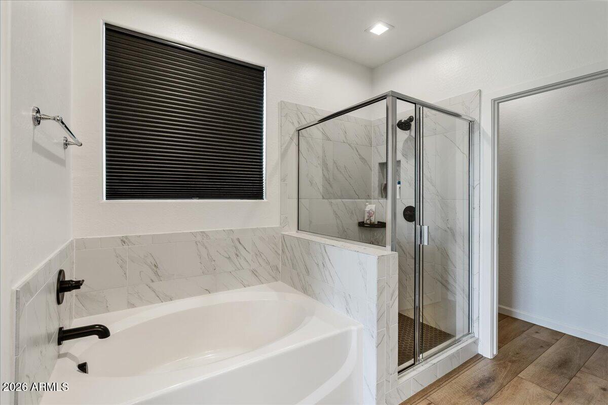 519 Cleopatra Hill Road Clarkdale, AZ 86324 - Photo 15 of 42 17-Primary Bathroom