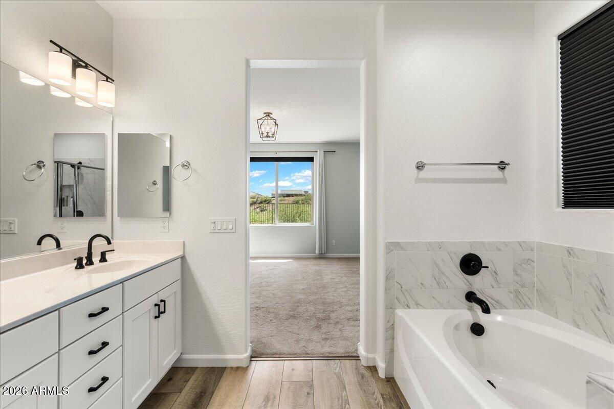 519 Cleopatra Hill Road Clarkdale, AZ 86324 - Photo 16 of 42 18-Primary Bathroom