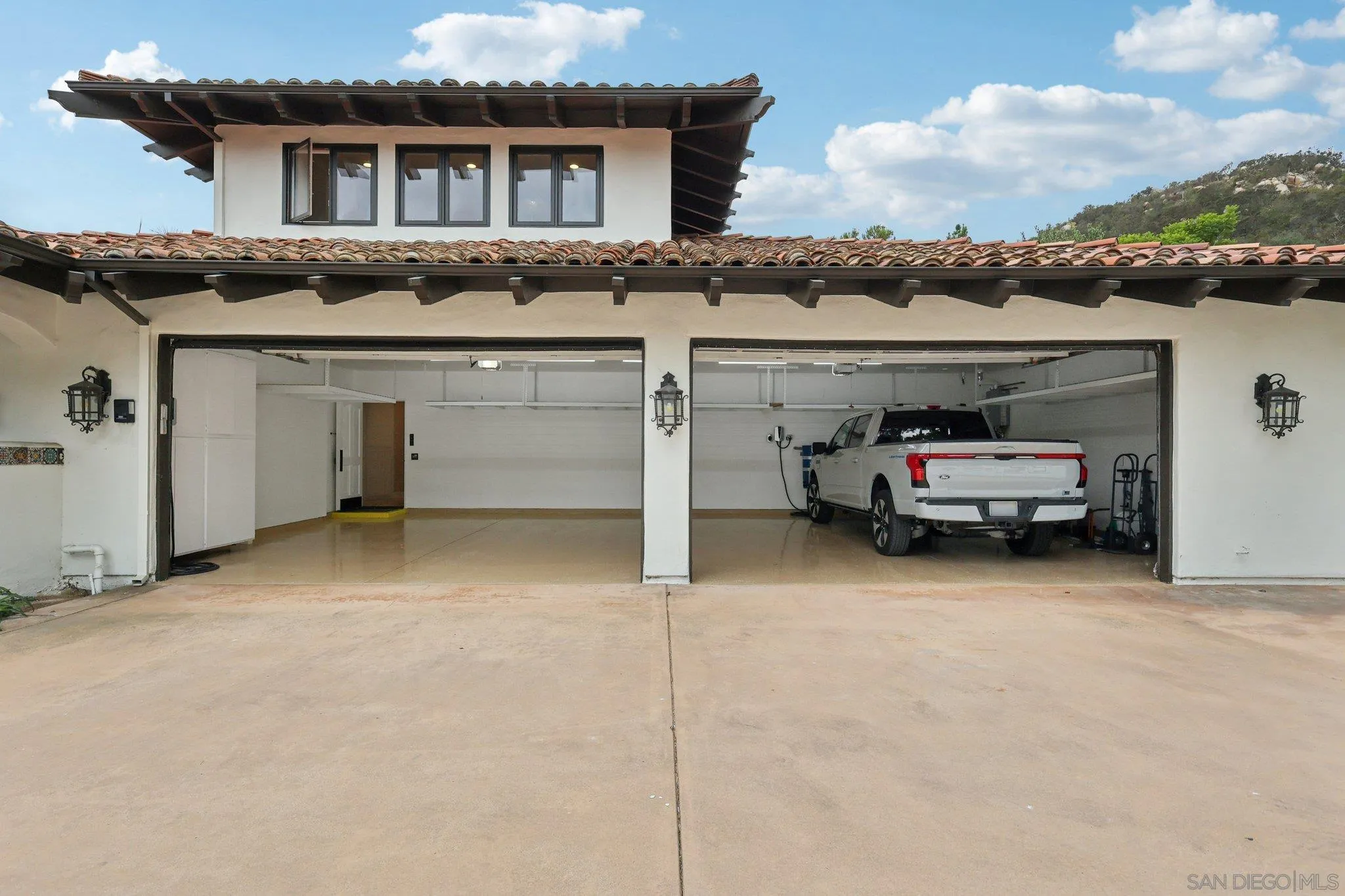 13371 Summit Circle Poway, CA 92064 - Photo 66 of 75 a view of a car park in front of house