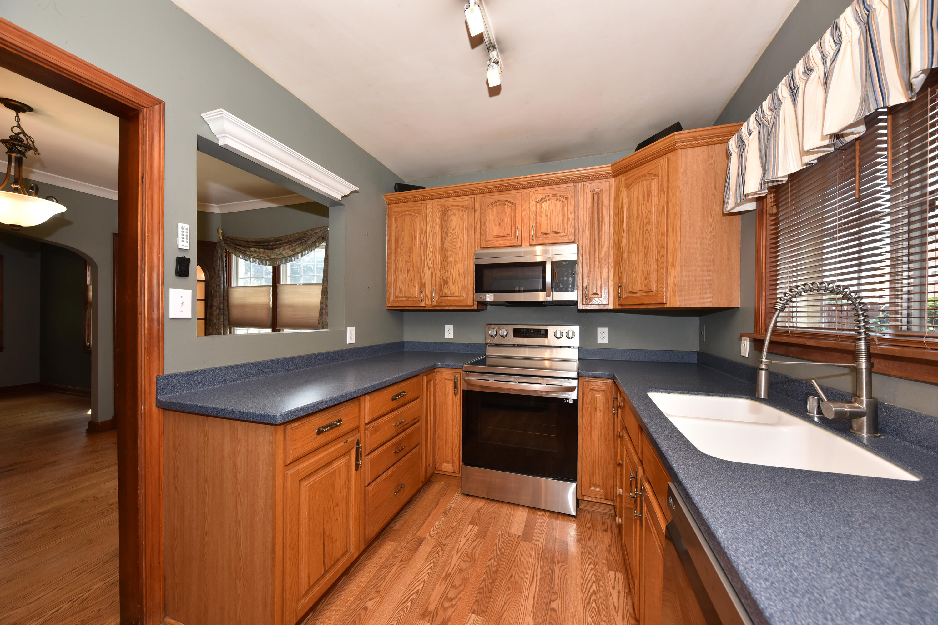 2721 North 72nd Street Milwaukee, WI 53210 - Photo 12 of 31 EUP_0469