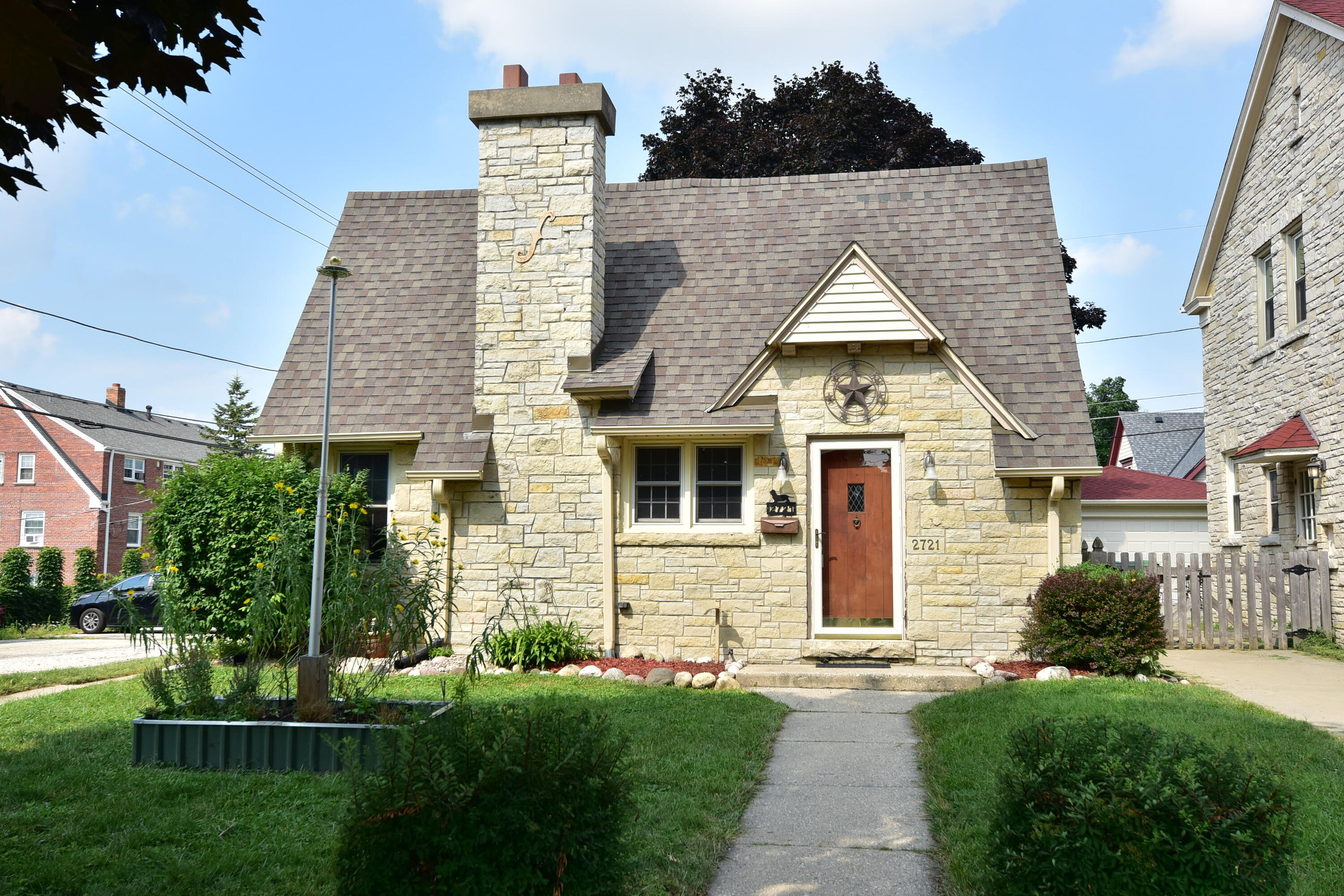 2721 North 72nd Street Milwaukee, WI 53210 - Photo 3 of 31 EUP_0449