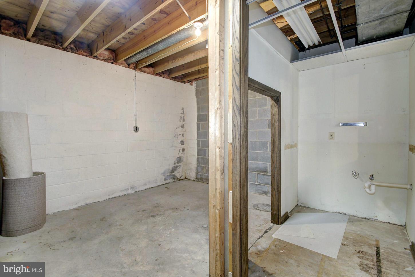 1708 Besley Road Vienna, VA 22182 - Photo 22 of 25 Interior (General)