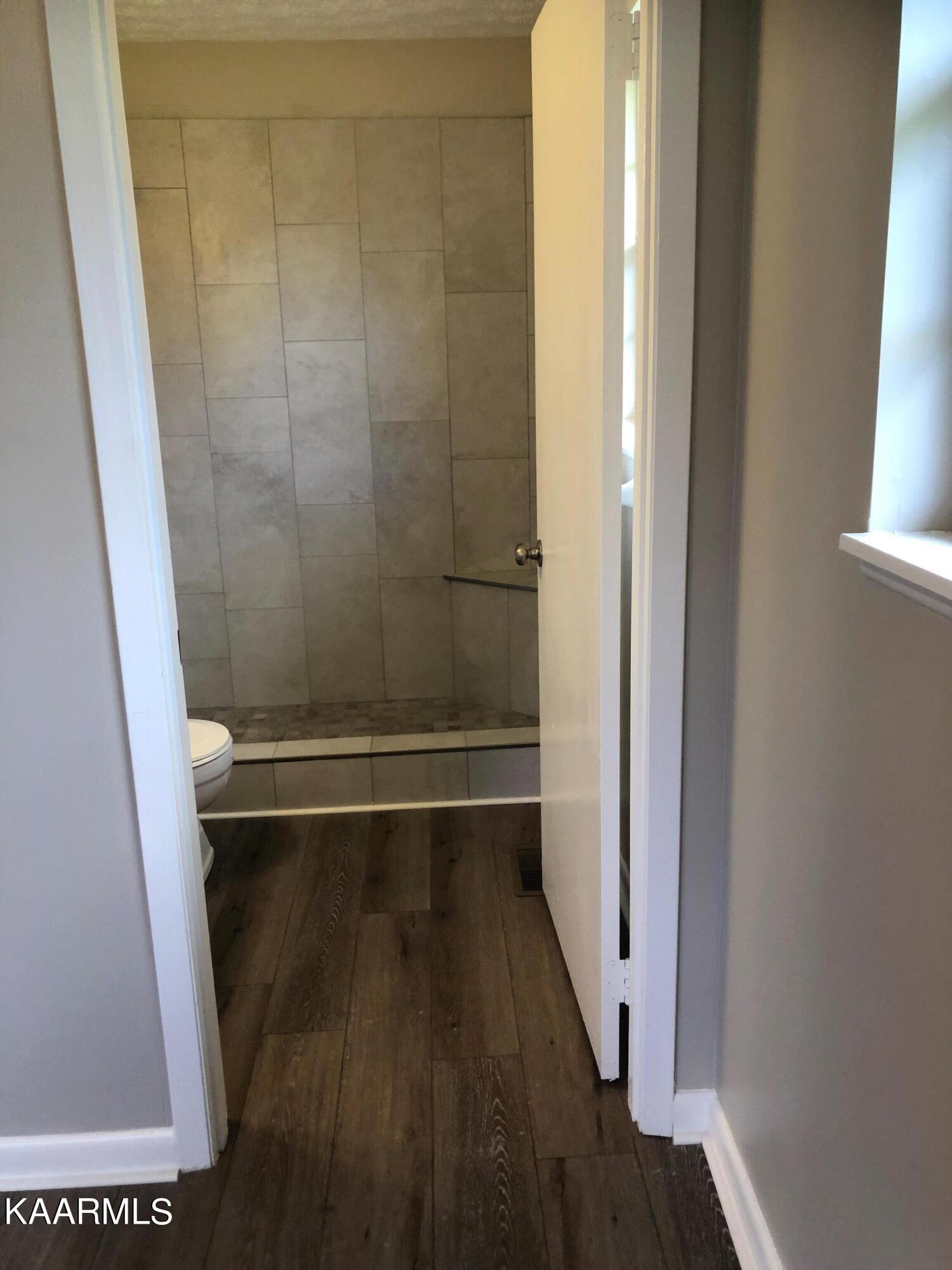 2830 Taylors Chapel Road Crossville, TN 38572 - Photo 11 of 20 Mbath new walk in shower