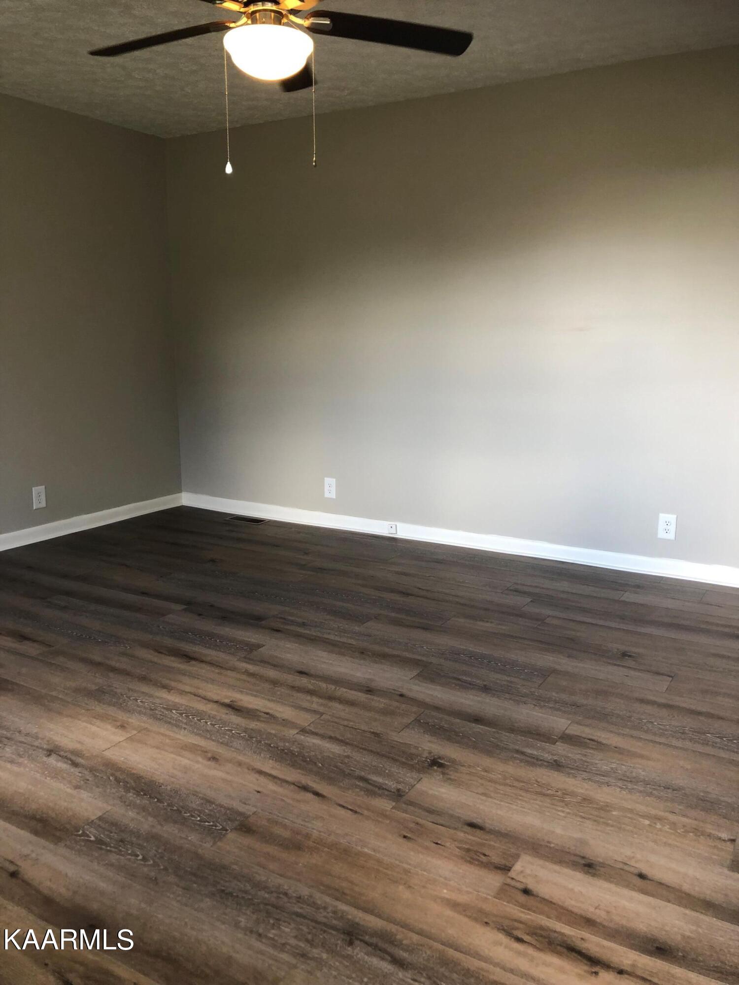 2830 Taylors Chapel Road Crossville, TN 38572 - Photo 3 of 20 LR