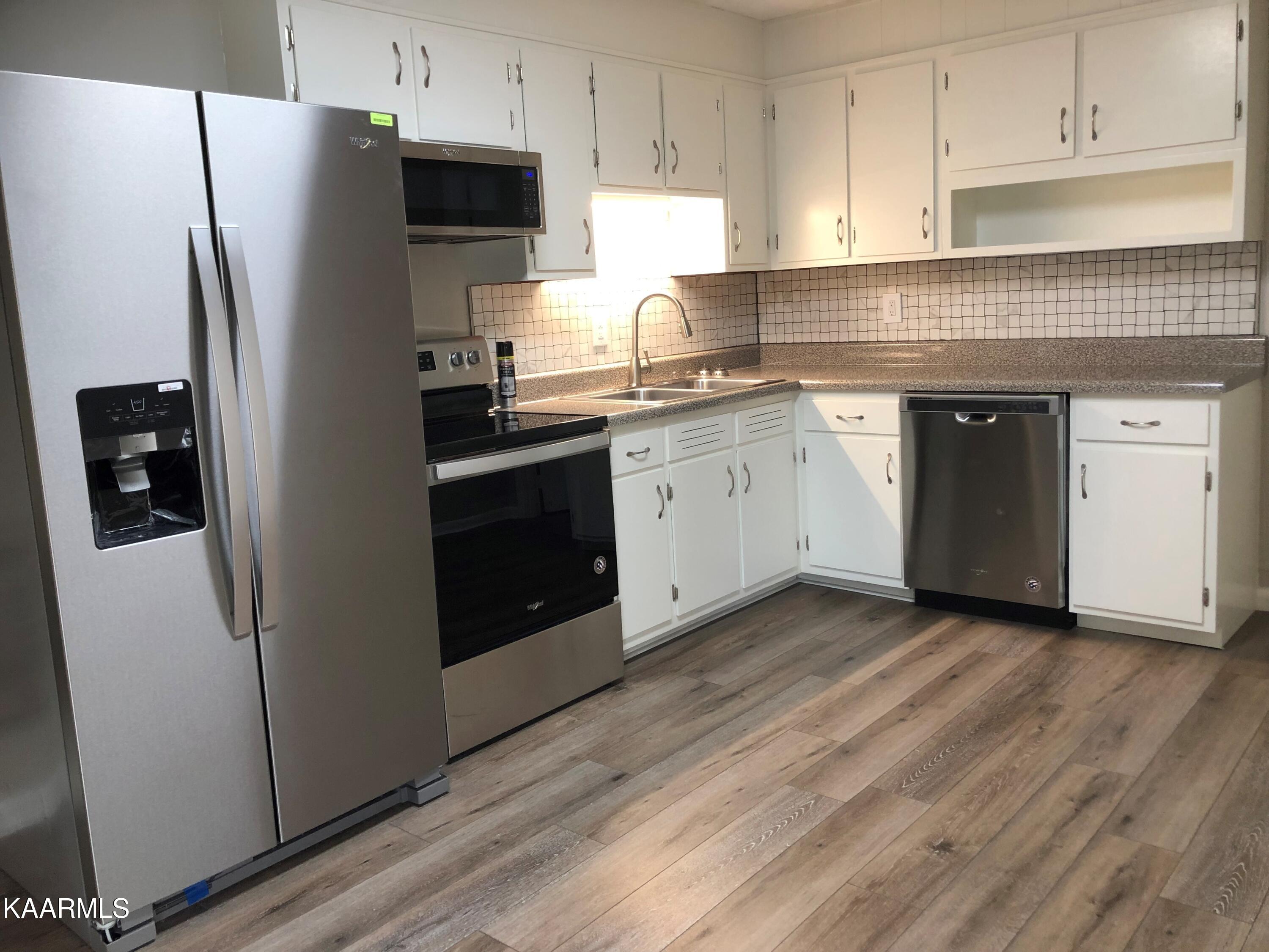 2830 Taylors Chapel Road Crossville, TN 38572 - Photo 5 of 20 kitchen