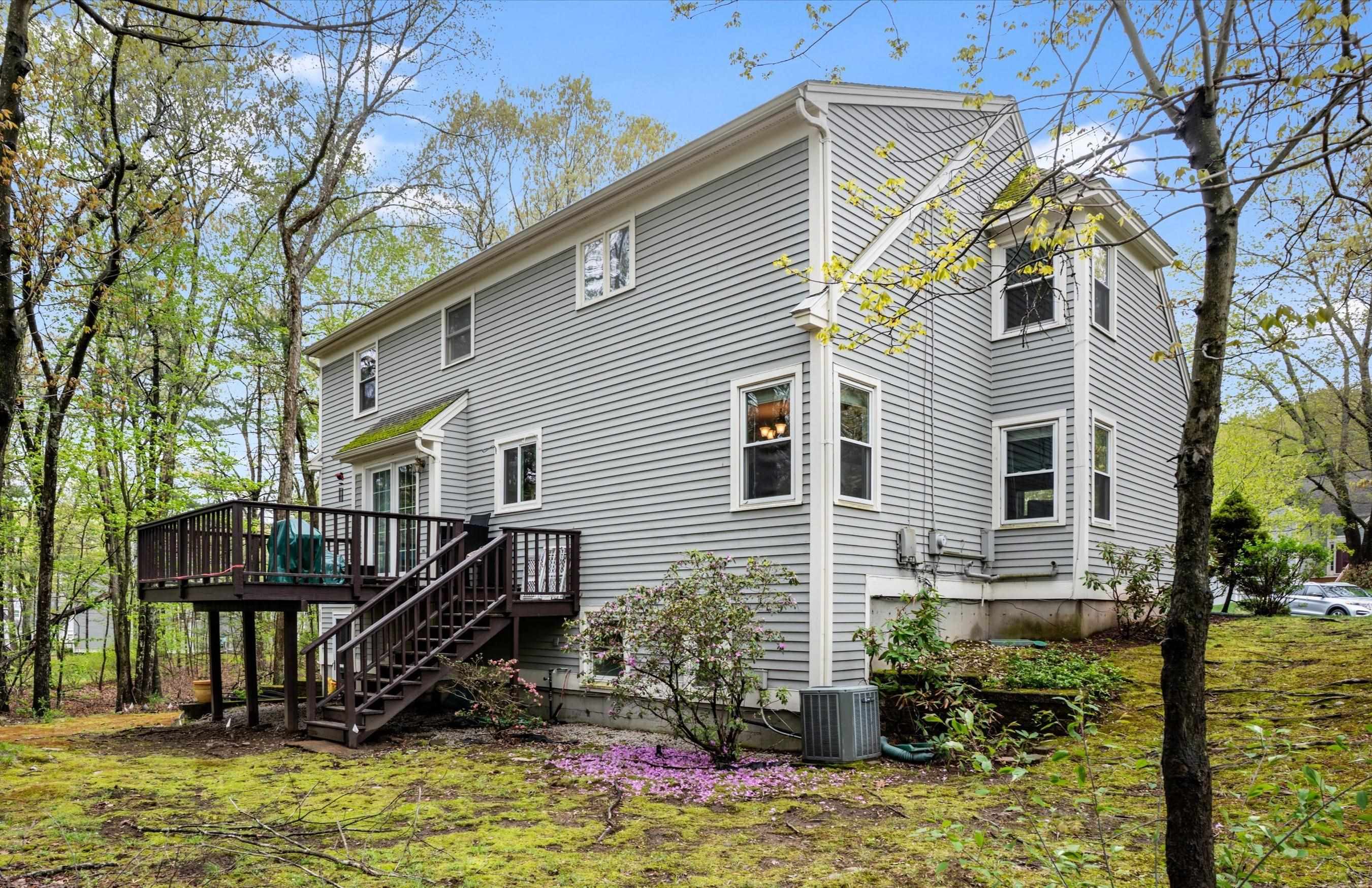 426 Elk Run Road Hudson, NH 03051 - Photo 33 of 38