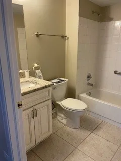 $340,000 | 1607 Camberley Court, Unit 4, Bartlett, IL 60103